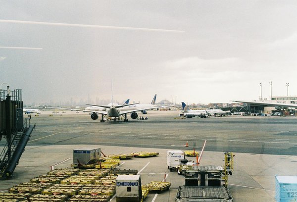 Discover the Top UK Destinations for Guided Tours on British Aviation History